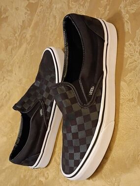 Vans Black & Black Checkerboard Slip-On Sneakers Men's 10.0 Women's 11.5